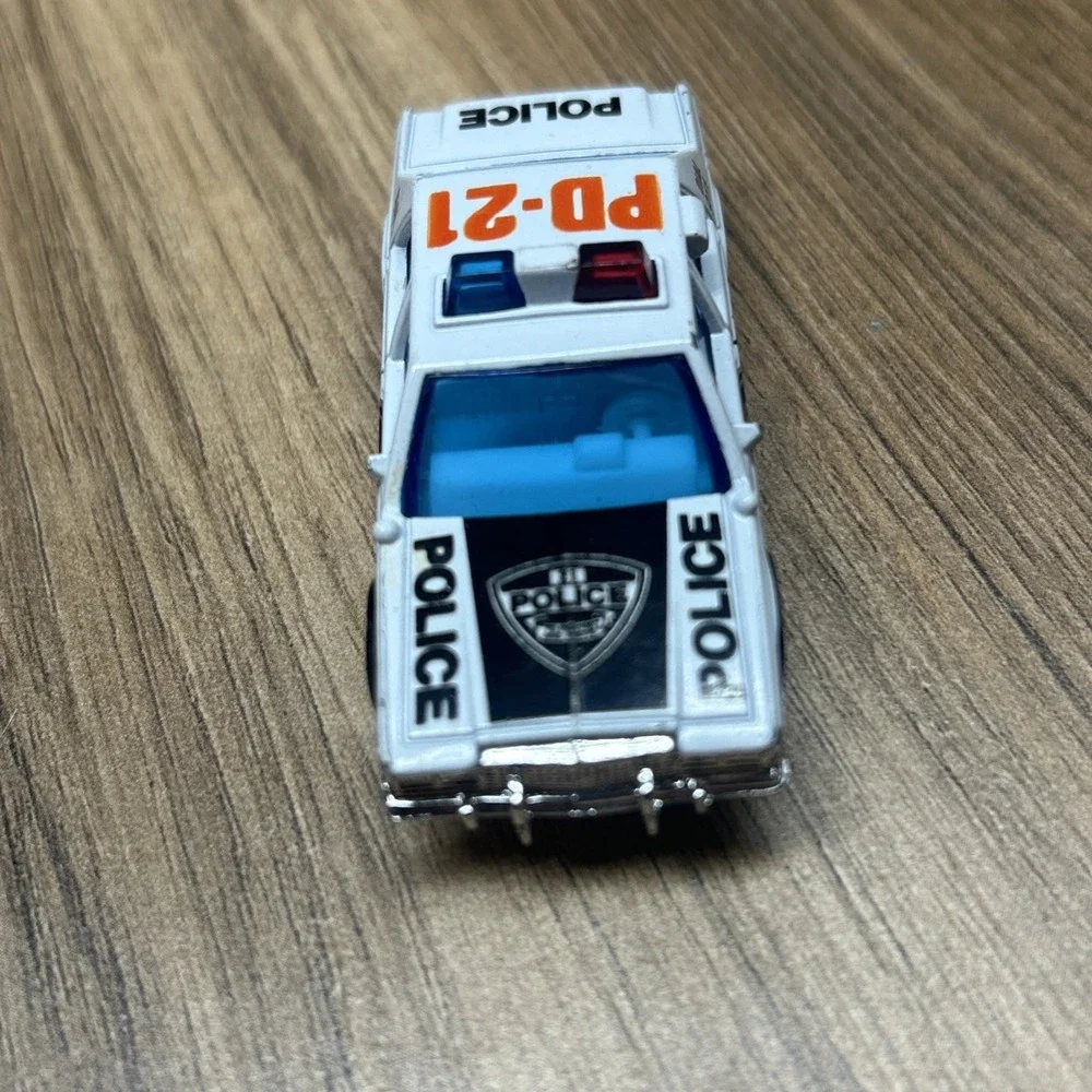 Matchbox Ford LTD PD-21 Police Diecast Car‎ Mattel 1987 1:69 Macau
